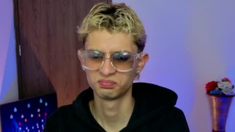 Snapshot of mattias_dantee chatting on 03/31/26, 06:25 mattias online show from 03/31/26, 06:25