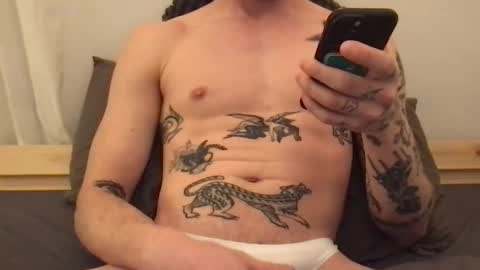 Snapshot of mattioss chatting on 02/28/26, 01:06 mattioss online show from 02/28/26, 01:06