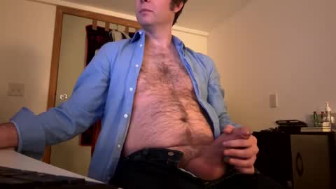 Snapshot of mattiufr chatting on 12/22/24, 02:28 Matt online show from 12/22/24, 02:28