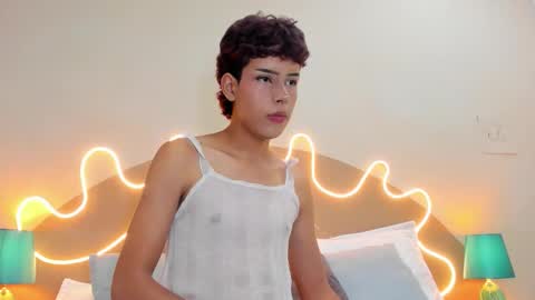 Snapshot of matty_jhons chatting on 10/09/25, 07:45 M A T T Y online show from 10/09/25, 07:45