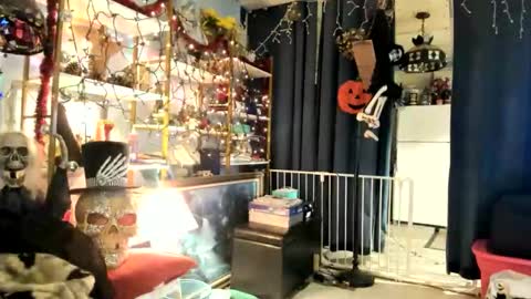 Snapshot of mature_angel chatting on 10/28/25, 03:10 mature_angel online show from 10/28/25, 03:10