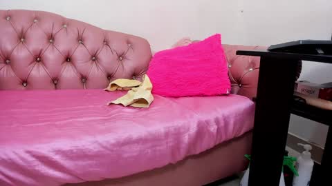 Snapshot of mature_beautiful chatting on 12/27/24, 03:48 Lucy online show from 12/27/24, 03:48