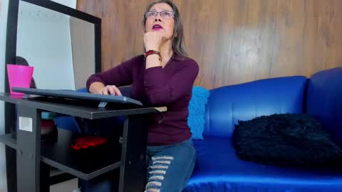 Snapshot of mature_beautiful chatting on 02/18/25, 12:28 Lucy online show from 02/18/25, 12:28
