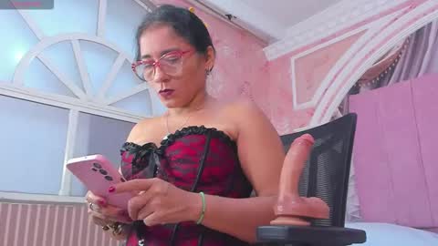 Snapshot of mature_bigass__ chatting on 11/25/25, 02:17 Maria online show from 11/25/25, 02:17