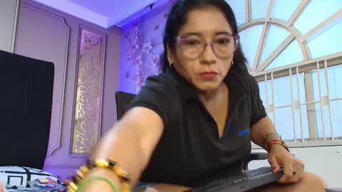 Snapshot of mature_bigass__ chatting on 12/18/25, 11:38 Maria online show from 12/18/25, 11:38