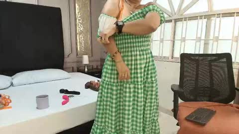 Snapshot of mature_bigass__ chatting on 01/13/26, 11:59 Maria online show from 01/13/26, 11:59