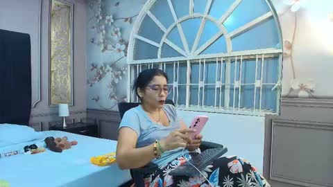 Snapshot of mature_bigass__ chatting on 01/15/26, 11:59 Maria online show from 01/15/26, 11:59