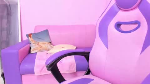 call me mommy online show from 09/13/25, 04:07