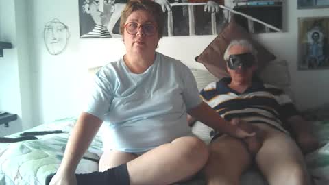 Snapshot of mature_couple_wild_2 chatting on 10/23/25, 07:45 DominikFrank online show from 10/23/25, 07:45