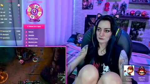 Snapshot of mature_gamer chatting on 01/25/25, 04:03 Nath online show from 01/25/25, 04:03