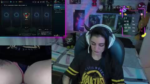 Snapshot of mature_gamer chatting on 01/15/26, 03:16 Nath online show from 01/15/26, 03:16