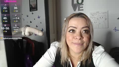 Snapshot of mature_liaa chatting on 01/20/25, 11:21 Mature liaa online show from 01/20/25, 11:21