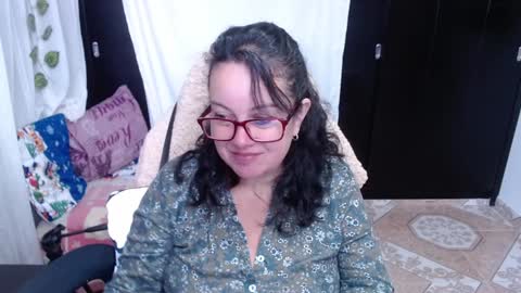 Snapshot of mature_wolf chatting on 12/18/24, 02:28 Sonia online show from 12/18/24, 02:28