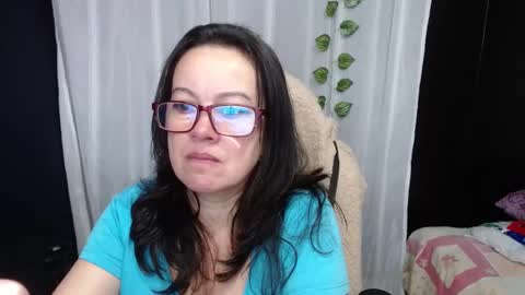 Snapshot of mature_wolf chatting on 12/31/24, 12:46 Sonia online show from 12/31/24, 12:46