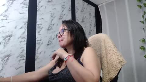 Snapshot of mature_wolf chatting on 02/18/25, 10:36 Sonia online show from 02/18/25, 10:36