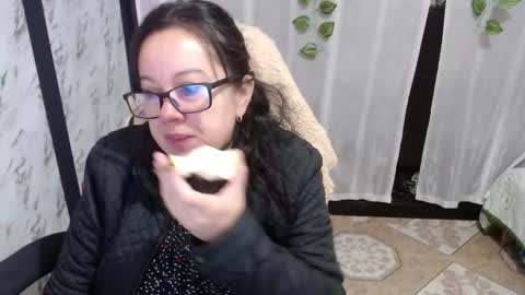 Snapshot of mature_wolf chatting on 03/11/25, 12:28 Sonia online show from 03/11/25, 12:28