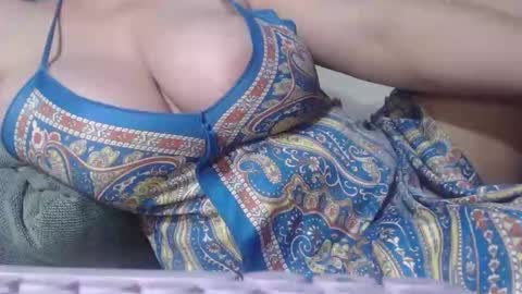 Snapshot of matureboobsbig chatting on 05/31/26, 01:25 matureboobsbig online show from 05/31/26, 01:25