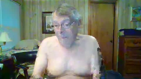Snapshot of maturecouple1954 chatting on 01/26/25, 12:33 SXECPL55 at G mail Dot Com online show from 01/26/25, 12:33