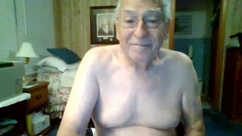 Snapshot of maturecouple1954 chatting on 04/19/26, 10:47 SXECPL55 at G mail Dot Com online show from 04/19/26, 10:47