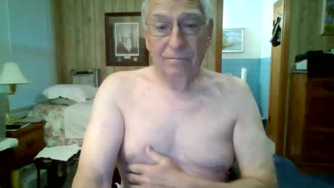 Snapshot of maturecouple1954 chatting on 05/19/26, 10:43 SXECPL55 at G mail Dot Com online show from 05/19/26, 10:43