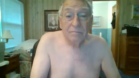 Snapshot of maturecouple1954 chatting on 05/26/26, 11:39 SXECPL55 at G mail Dot Com online show from 05/26/26, 11:39