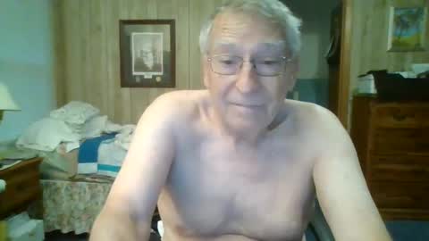 Snapshot of maturecouple1954 chatting on 05/30/26, 11:18 SXECPL55 at G mail Dot Com online show from 05/30/26, 11:18