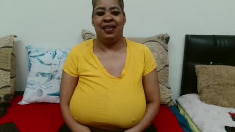 Snapshot of maturedbootyqueen chatting on 05/05/26, 11:18 QUEEN online show from 05/05/26, 11:18