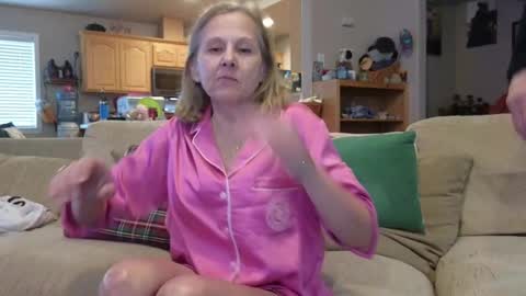 Snapshot of matureluvin chatting on 02/15/25, 11:14 JustUs online show from 02/15/25, 11:14