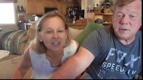 Snapshot of matureluvin chatting on 09/25/25, 10:46 JustUs online show from 09/25/25, 10:46