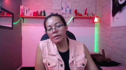 Snapshot of maturepure_ chatting on 10/26/25, 08:37 maturepure_ online show from 10/26/25, 08:37