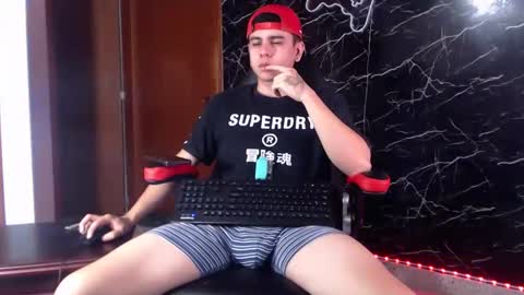 Snapshot of maty_hard chatting on 01/22/25, 01:11 Matias online show from 01/22/25, 01:11