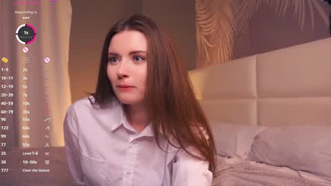 Snapshot of maudhaskell chatting on 01/28/25, 01:29 Lily online show from 01/28/25, 01:29