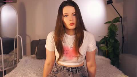 Snapshot of maudhaskell chatting on 02/16/25, 03:48 Lily online show from 02/16/25, 03:48