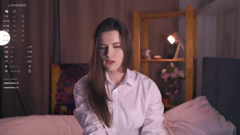 Snapshot of maudhaskell chatting on 03/12/25, 03:51 Lily online show from 03/12/25, 03:51