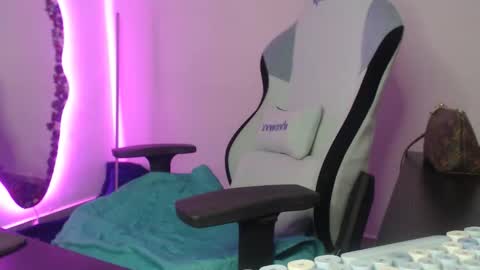 Mau and Lauren online show from 03/10/26, 01:10