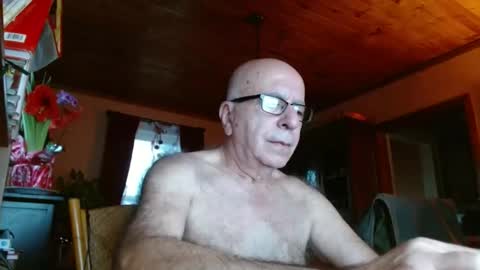 Snapshot of mauriceandre chatting on 12/29/24, 12:55 Maurice online show from 12/29/24, 12:55