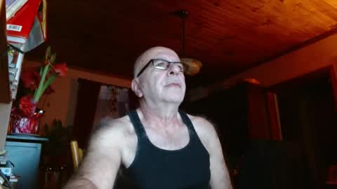 Snapshot of mauriceandre chatting on 01/02/25, 10:58 Maurice online show from 01/02/25, 10:58