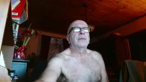 Snapshot of mauriceandre chatting on 01/11/25, 11:34 Maurice online show from 01/11/25, 11:34