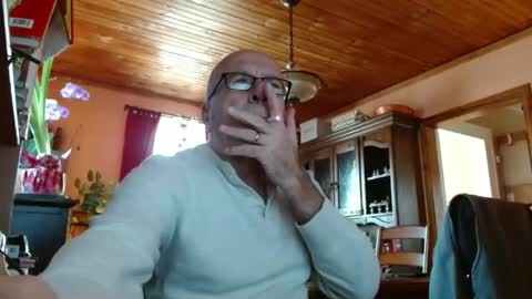 Snapshot of mauriceandre chatting on 01/20/25, 03:50 Maurice online show from 01/20/25, 03:50