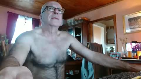 Snapshot of mauriceandre chatting on 01/28/25, 02:31 Maurice online show from 01/28/25, 02:31