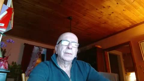Snapshot of mauriceandre chatting on 02/01/25, 11:21 Maurice online show from 02/01/25, 11:21