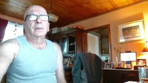 Snapshot of mauriceandre chatting on 02/15/25, 09:04 Maurice online show from 02/15/25, 09:04