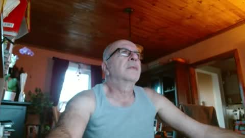 Snapshot of mauriceandre chatting on 03/07/25, 11:40 Maurice online show from 03/07/25, 11:40