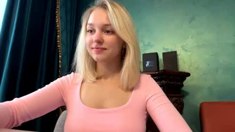 Eva  1st day online show from 06/18/26, 06:35