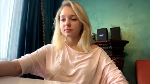 Eva  1st day online show from 06/22/26, 06:21