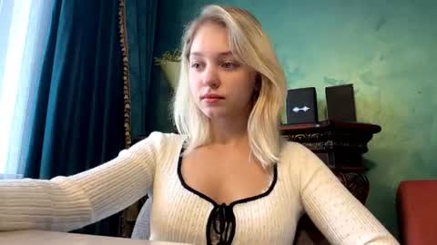 Eva  1st day online show from 06/26/26, 07:35