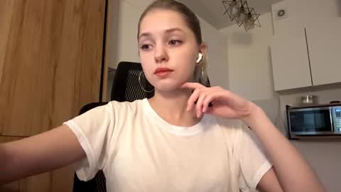 Eva  1st day online show from 07/22/26, 08:50