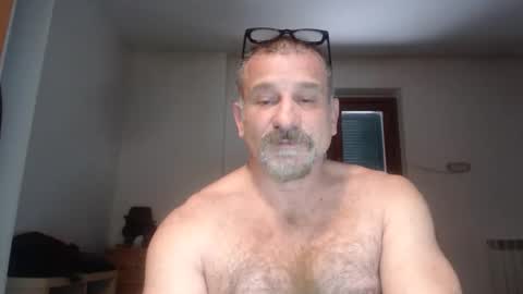 Snapshot of mauro1971 chatting on 01/17/26, 12:32 mauro1971 online show from 01/17/26, 12:32