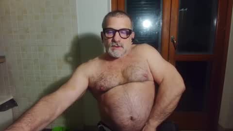 Snapshot of mauro1971 chatting on 02/22/26, 04:02 mauro1971 online show from 02/22/26, 04:02