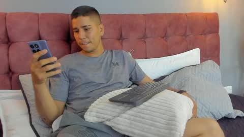 Snapshot of mauro_boy chatting on 05/22/26, 02:30 mauro_boy online show from 05/22/26, 02:30